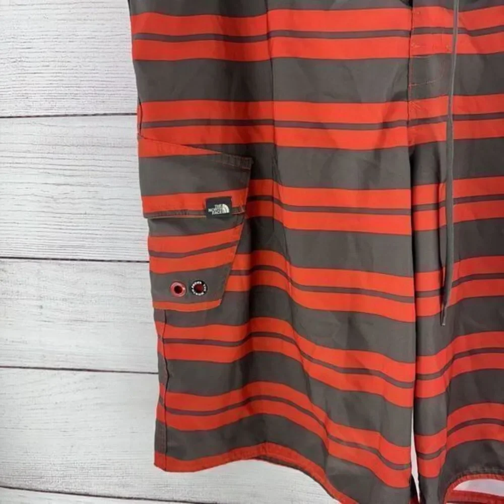 The North Face Brown and Orange Stripped Board Shorts Swim Trunks, Men’s Size 38
